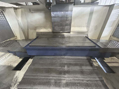 YCM MV-168B CNC Vertical Machining Center - 50 Taper Mill - image 9