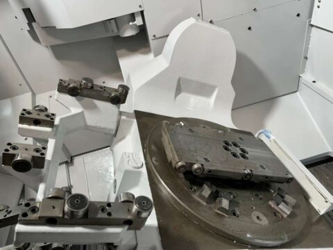 Mazak Variaxis 630-5X 5 Axis CNC Vertical Machining Center - Automatic Pallet Changer Mill - image 16
