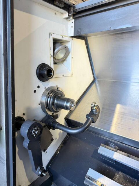 Doosan Lynx 220LMA CNC Turning Center - C Axis Live Tool Bar Feeder Lathe - image 8