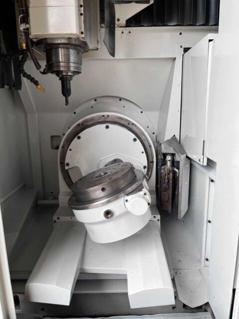 Okuma VH-40 CNC 5 Axis Mill Vertical Machining Center - image 4