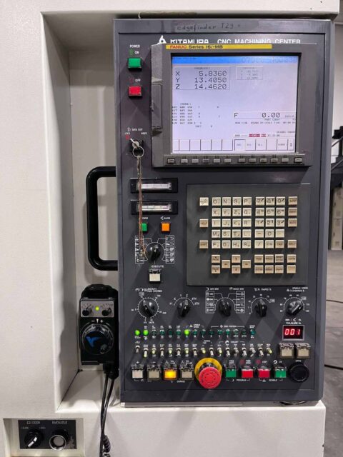 Kitamura MyCenter 3XiF Spark Changer CNC Vertical Mill - image 5
