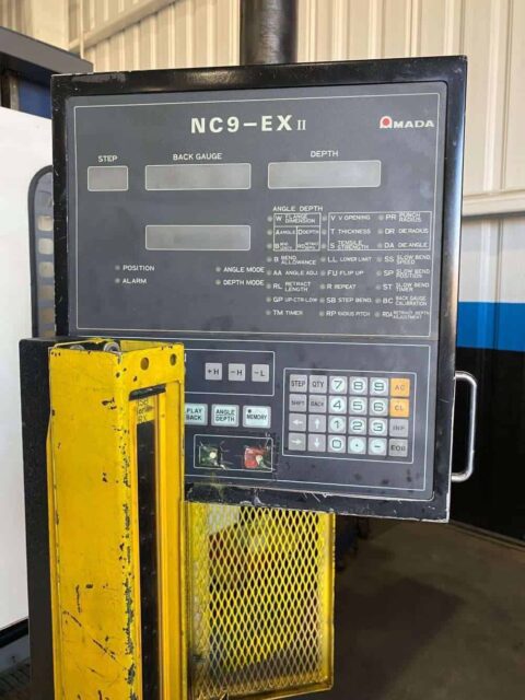 Amada RG-80 CNC Press Brake - image 4