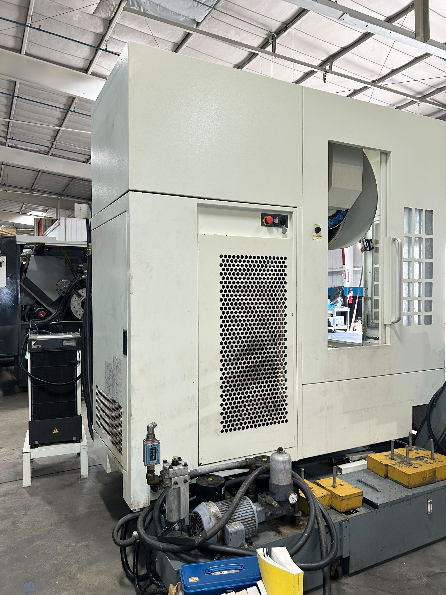 Kitamura mycenter 2XiF cnc vertical machining center 4