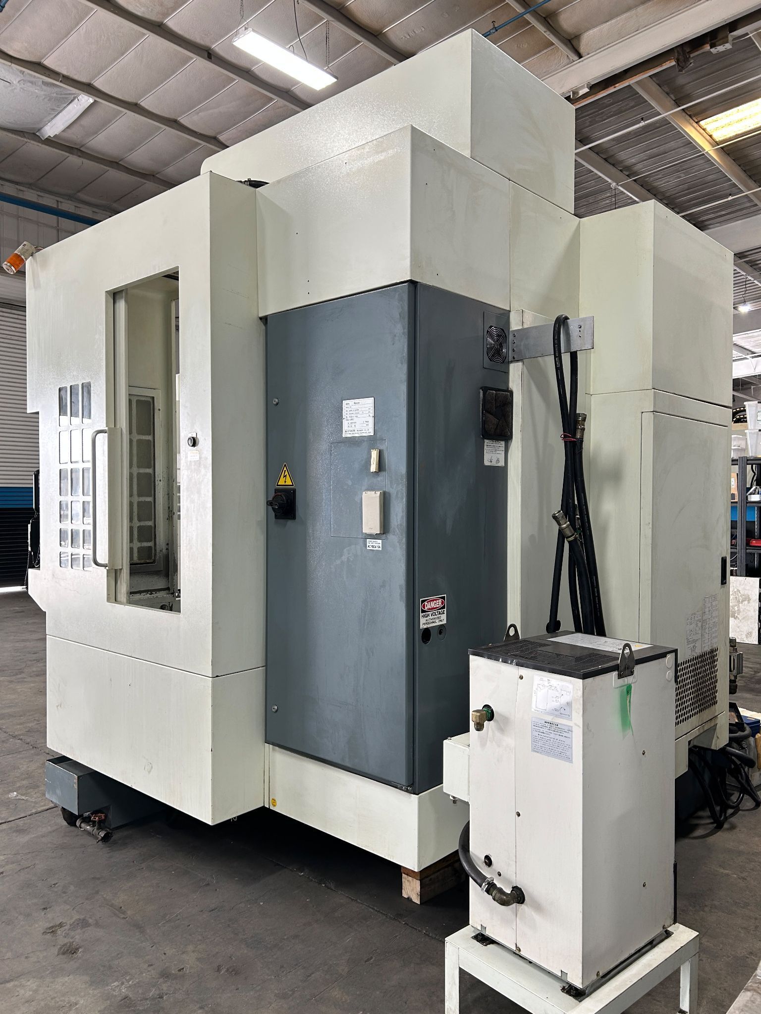 Kitamura mycenter 2XiF cnc vertical machining center 5