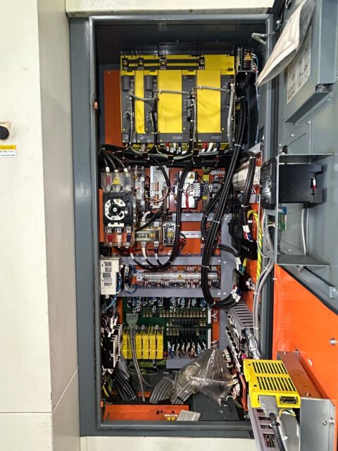Kitamura mycenter 2XiF cnc vertical machining center 7
