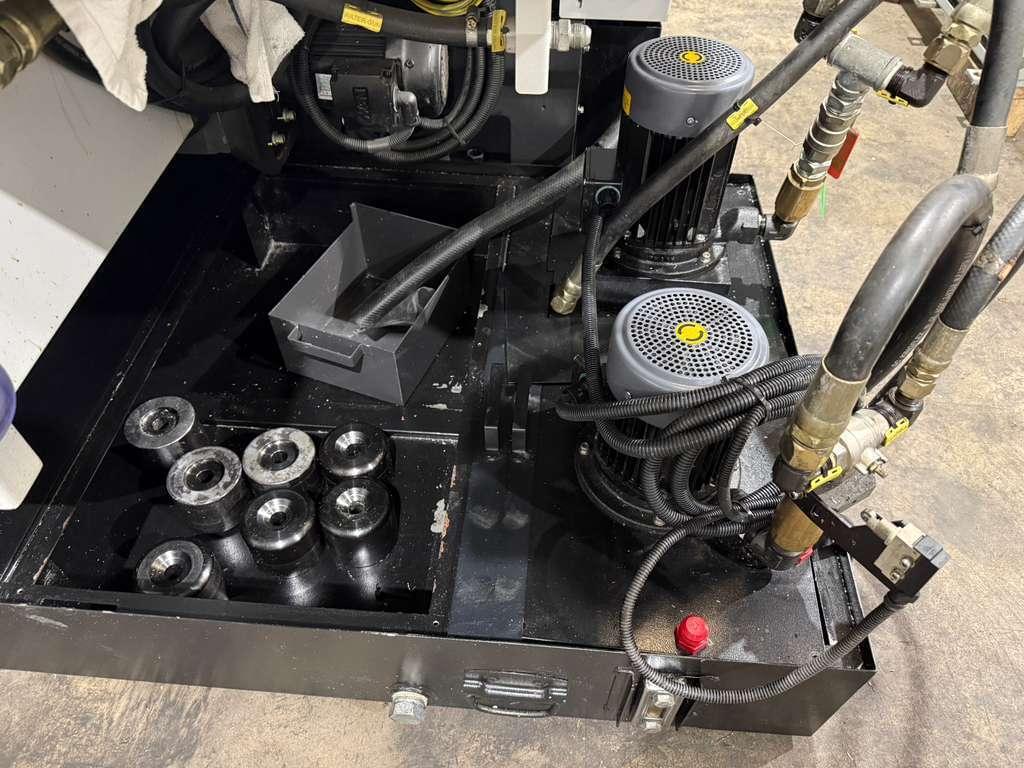 Methods MV-1000H CNC Vertical Machining Center - 2019 Mill 15